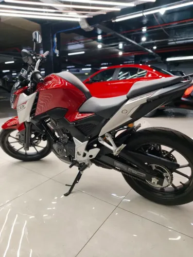Honda Twister 300 CBS