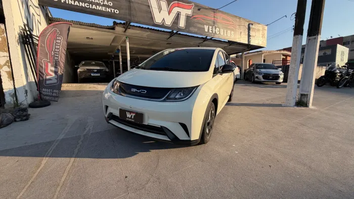 BYD Dolphin EV (Elétrico) 2025