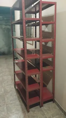 PRATILEIRA DE FERRO CONSERVADA