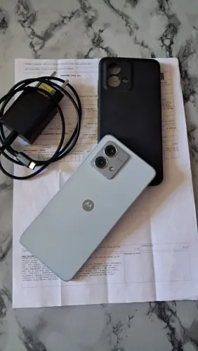 Moto g84 Novinho com nota fiscal leia.