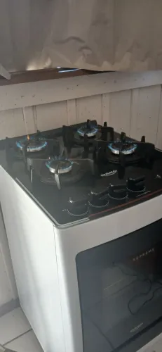 Vendo Fogão 4 bocas elétrico.