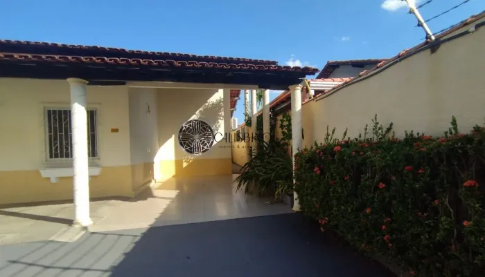 Casa à venda no Bairro Rio Madeira, com (2 suítes, 1 Demi suíte).
