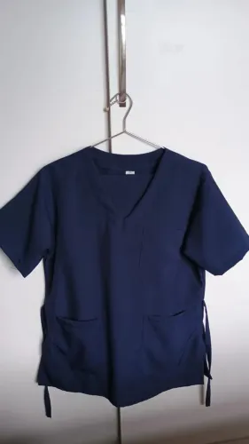USADA UMA VEZ <br><br>Scrub azul marinho <br>- TAM P <br>- R$200 por R$180,00