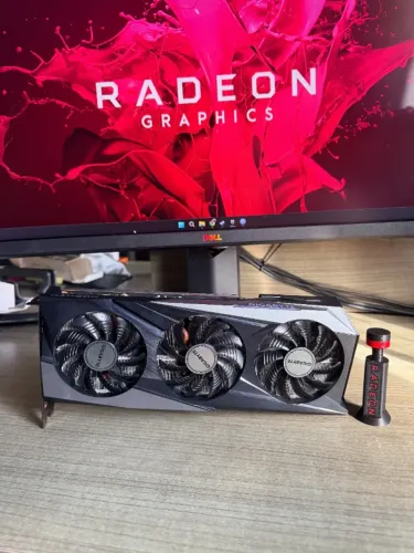 Placa de video Gigabyte AMD RX 7600