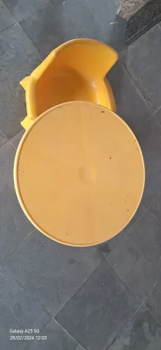 Mesa infantil com poltrona 