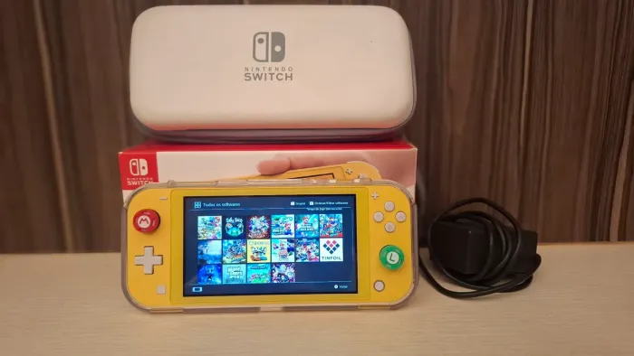 Nintendo Switch Lite desbloqueado + acessórios