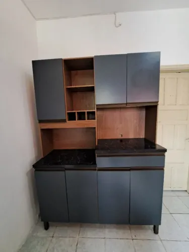 Vende-se armário de cozinha.