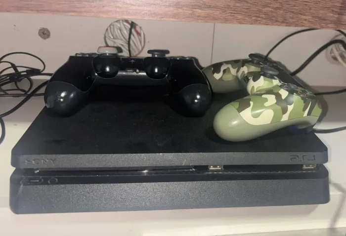 PS4 SLIM 1TB
