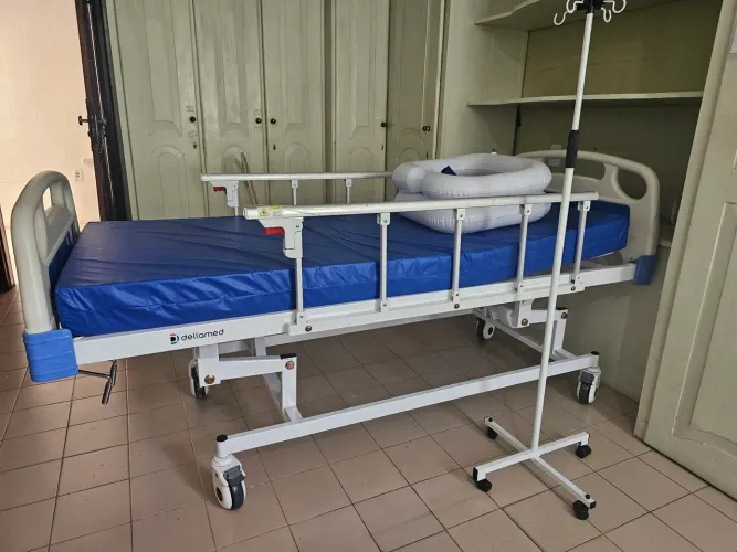 VENDO CAMA HOSPITALAR SEMINOVA 1 MÊS DE USO
