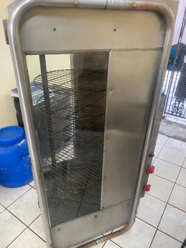 Vendo máquina de frango em bom estado