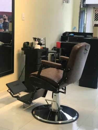 Cadeira e lavatório de barbearia