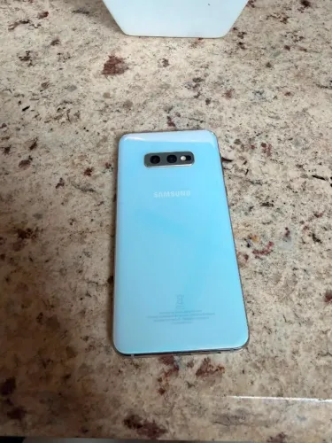 Celular Samsung S10e Impecável