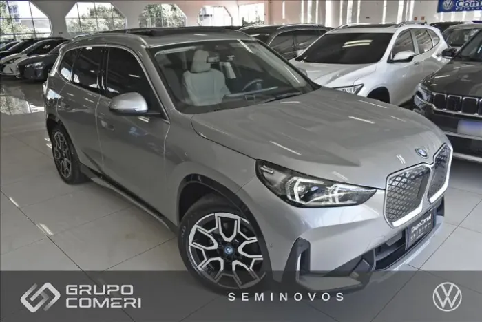 BMW IX1 Edrive20 X-line Aut. (elétrico) 2025
