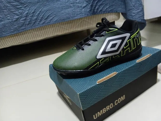 chuteira da umbro o tamanho 31