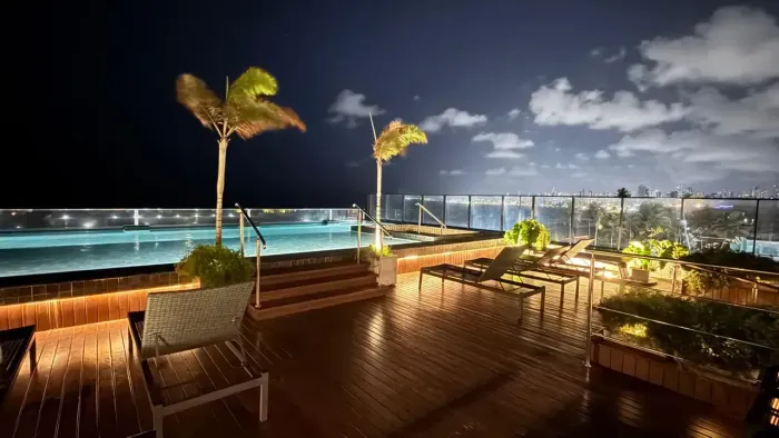 Flat Térreo Pé na Areia à Venda 27m² 1 Quarto Piscina Jardim Oceania/João Pessoa
