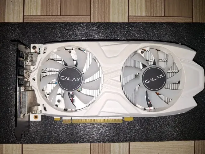 Placa de Vídeo GTX 1050 Ti 4GB Galax EXOC White + Caixa Original
