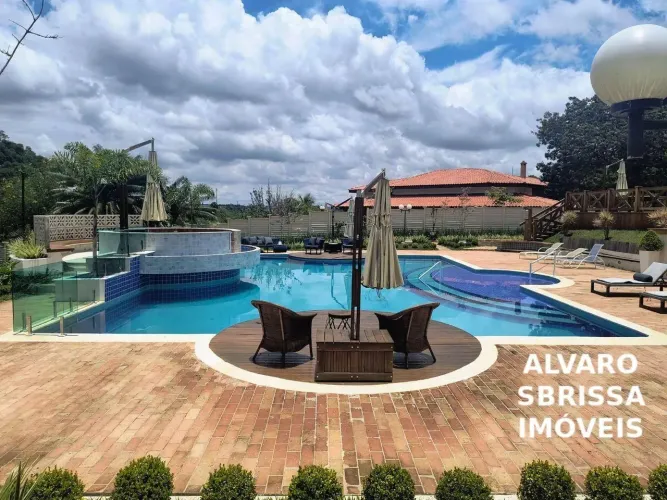Linda chácara com 2 casas repleta armários e ar condicionado com Área Gourmet Premium com 