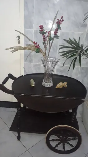 Mesa de para bar ,café ou decoração 