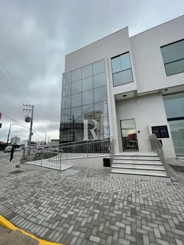 Belíssima Sala Comercial para Locação, em ótima localização do Bairro Centro, Tijucas/SC