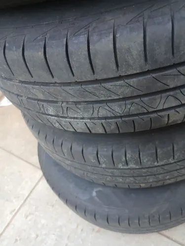 Vendo jogo de pneus aro 14 novo um mes de uso , paguei 620 em cada um