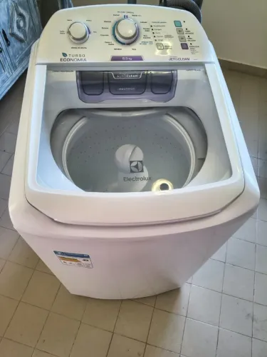 Máquina de Lavar Eletrolux 8,5kg Jet e Clean LAC09