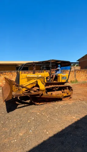 Vendo ou Troco Trator de esteira FiatAllis AD7B - Ano 1979