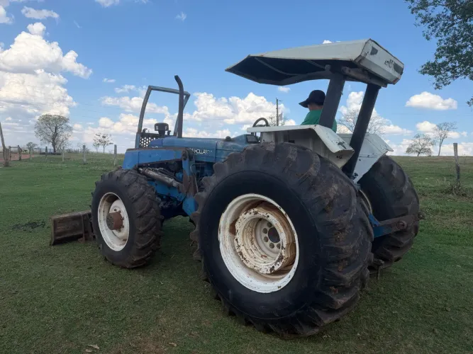 Trator New Holand 7630 - 2007