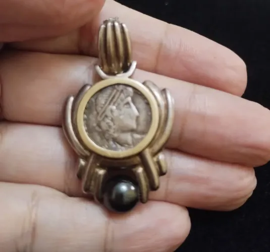 Pingente (Medalhão) vintage em prata de lei com detalhe em ouro