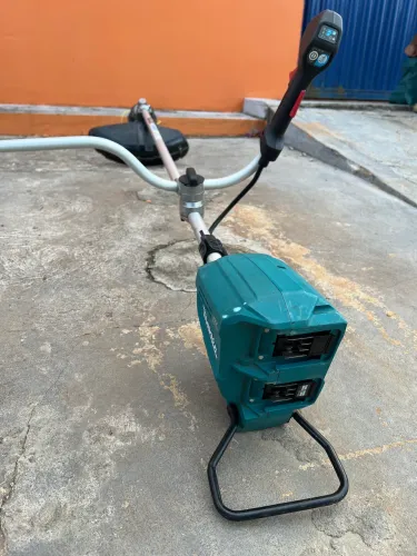 Roçadeira Elétrica Original Makita 100% Modelo: XGT X2 80V MAX
