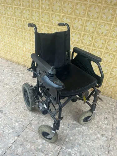 Cadeira de rodas elétrica
