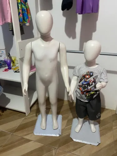 Manequins, provador, closet, arara e cabides