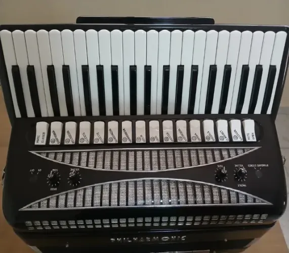 Acordeon Philharmonic Duplo Cassoto Ou Dupla Ressonância 