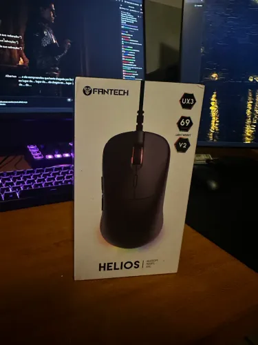 Mouse FANTECH HELIOS UX3 com fio e RGB