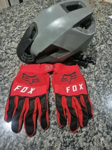 capacete luva fox