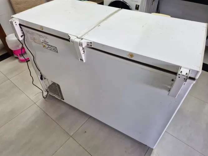 Freezer horizontal Metalfrio 2 tampas - Grande Capacidade - uso residencial