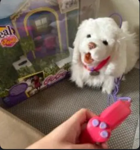 Cachorro de brinquedo que anda - acompanhado com coleira