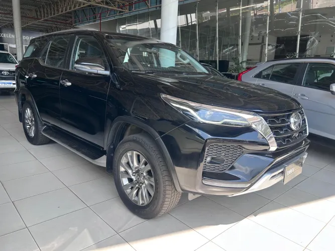 Toyota Hilux SW4 SRX 4X4 2.8 TDI 16V Dies. Aut. 2024