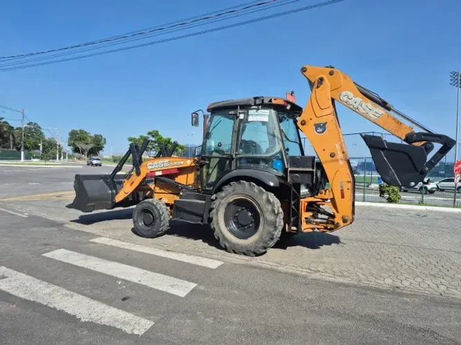 Retroescavadeira CASE 580N 4x4