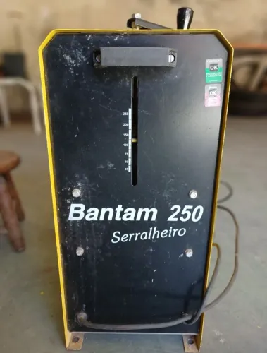 Máquina de solda Bantam 250 serralheiro