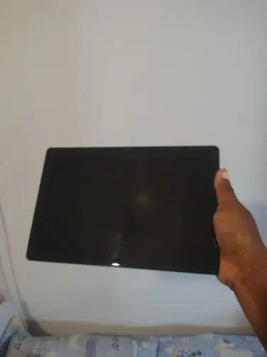 Tablet. Compramos poucos tempo, com nota fiscal.