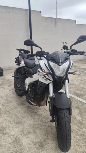 Bajaj Dominar 200 2023