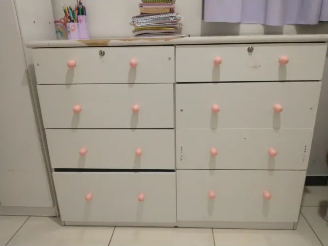 Cômoda madeira MDF 8 gavetas