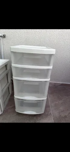 Gaveteiro de plástico com rodinhas