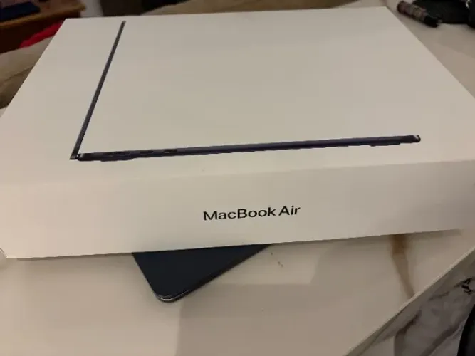 Macbook M3 Air 16gb/512gb midnight
