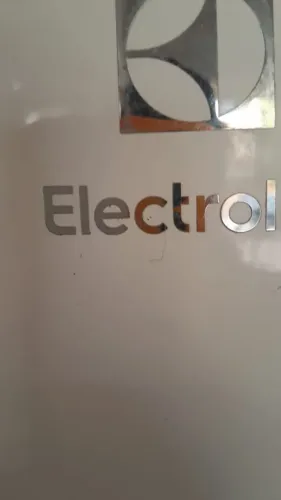 Vende duas geladeiras 1 cônsul FROST FREE e outra Electrolux FROST FREE 