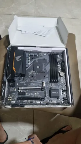 B550m Aorus Elite (COM DEFEITO)