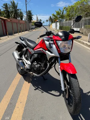 Honda Titan 2022 bem novinha 