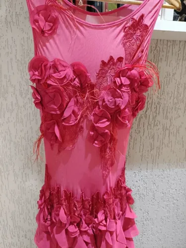 Vestido exclusivo feito em ateliê