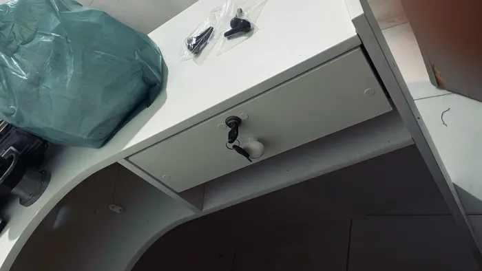 Balcão para recepção em L com gaveta