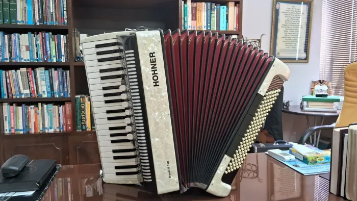 Acordeon Hohner 120 baixos